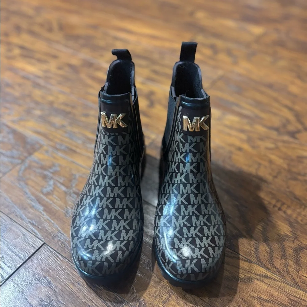 Michael Kors Women’s Brown Rain Boots - Picture 2 of 6